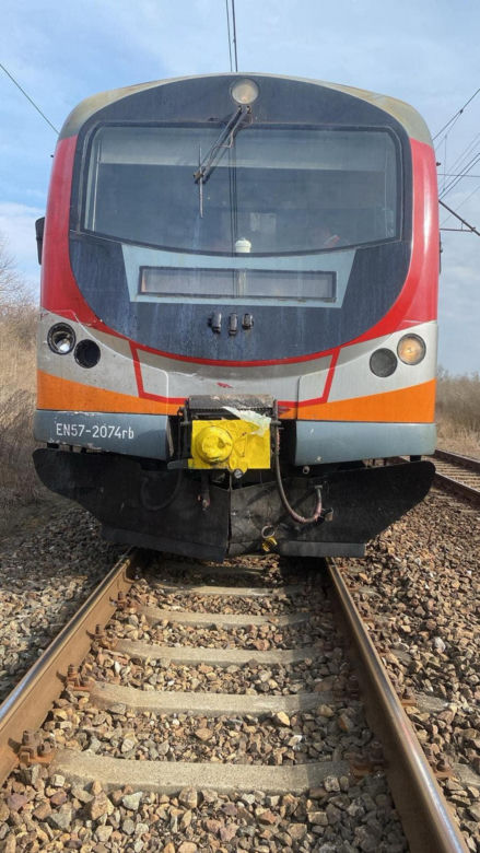Tragedia na torach! Dwie ofiary śmiertelne po zderzeniu pociągu z autem