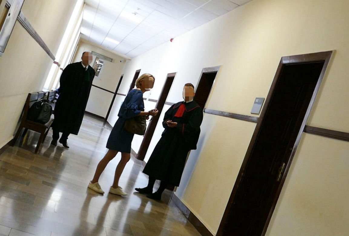 Chciał żywcem spalić żonę. Sekundy dzieliły ją od śmierci. Spędzi w więzieniu długie lata