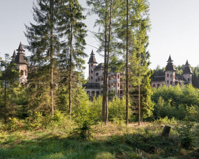 Ostatni zamek. Zamczystość polska: od Wawelu do Stobnicy
