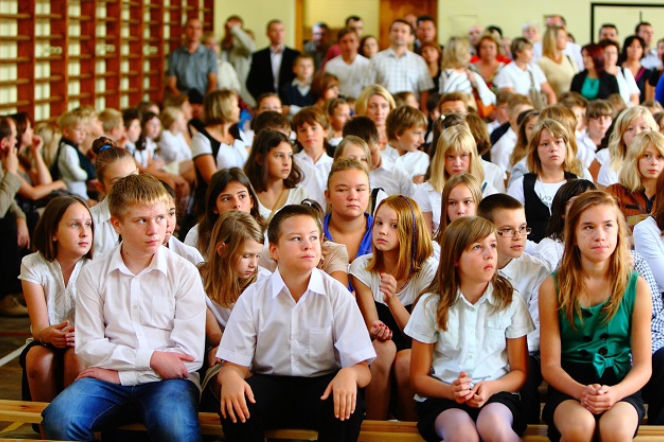 Dzień Edukacji Narodowej 2017: scenariusz, piosenki, wierszyki, apel