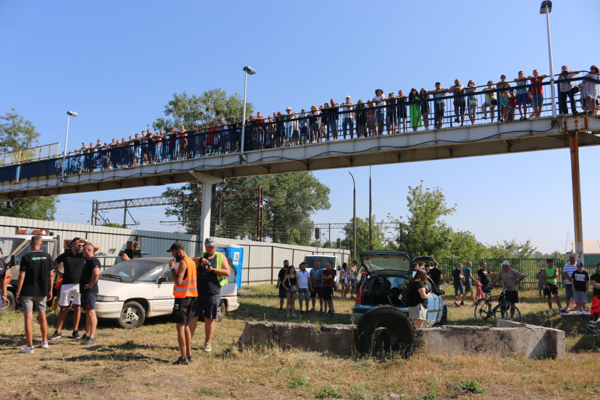 Charytatywny Wrak Race. Andrzej z Plutycz i Adam Kraśko zbierali pieniądze dla chorej Dominiki