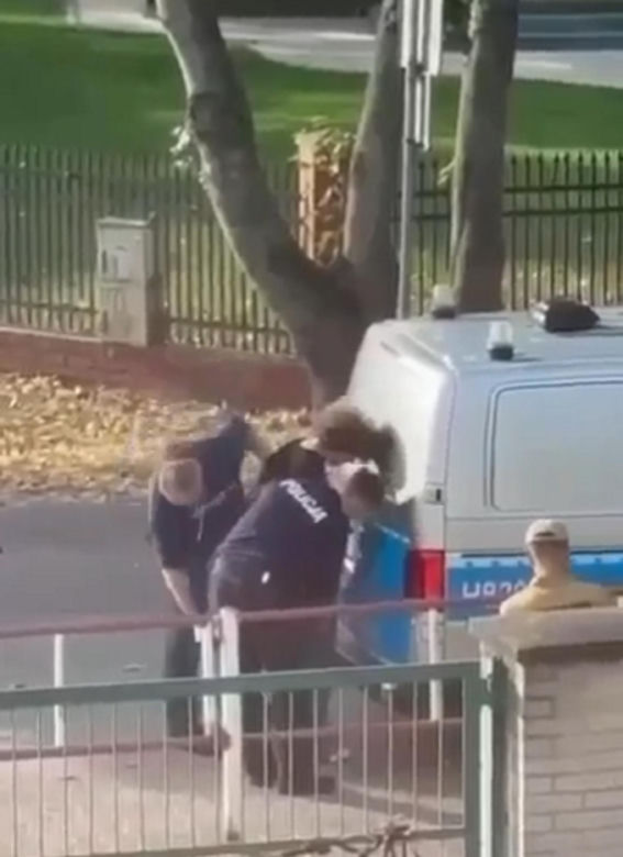 Kolejny koszmar w szkole. 15-latek miał przy sobie trzy noże! Zaatakował dyrektora, jedna osoba nie żyje
