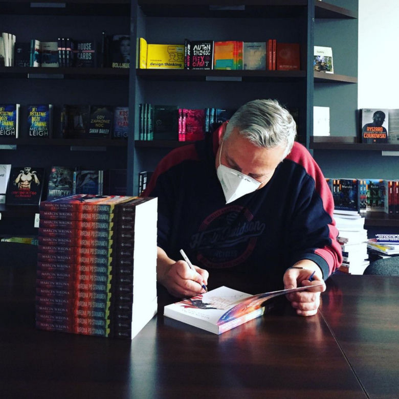 Marcin Wrona świętuje rocznicę pracy