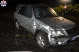 43-latek zginął po dachowaniu auta na polu. Tragiczny wypadek na Lubelszczyźnie