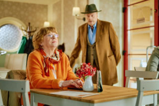 Na Wspólnej odc. 4247. Krystyna Agier (Małgorzata Knothe), Juliusz (Daniel Olbrychski)