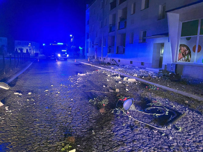 Pijany 19-latek wjechał w blok mieszkalny