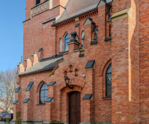 To miasto ma jeden z najpiękniejszych ratuszy w Małopolsce. Jego mieszkańcy od wieków są znani z wielkiej pobożności