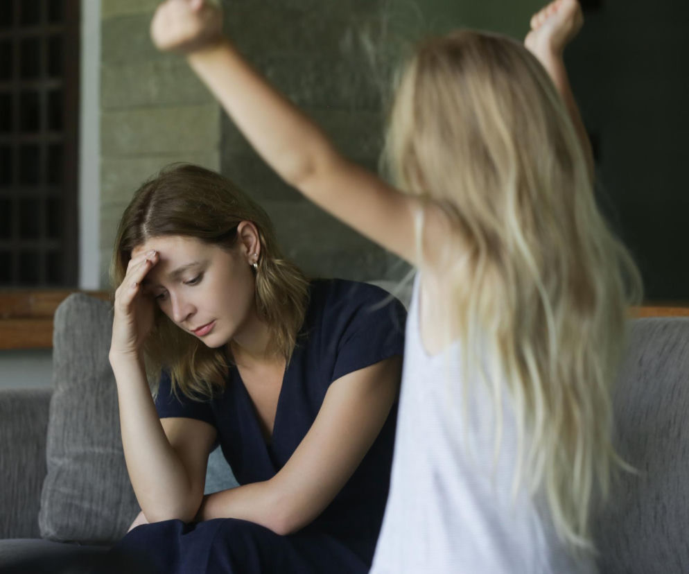 Najtrudniejsze w byciu rodzicem bywa... nasze dzieciństwo. Czemu? 