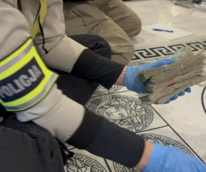 Łódź: Policja rozbiła gang sutenerów! Zmuszali kobiety do prostytucji metodą „loverboya”