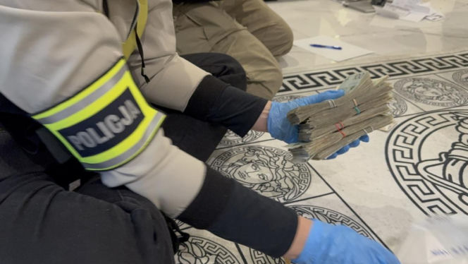 Łódź: Policja rozbiła gang sutenerów! Zmuszali kobiety do prostytucji metodą „loverboya”