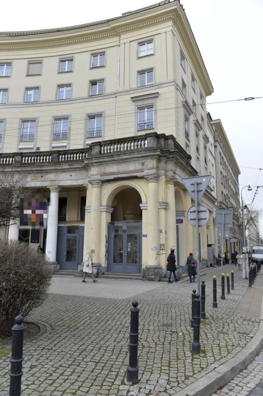 Samowola budowlana na pl. Zbawiciela. Restaurator zapłaci pół miliona kary?!