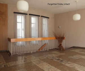 Pusta flaszka na stole, komputery i dziecięce zabawki w pokojach. Tajemniczy hotel na granicy polsko-czeskiej [ZDJĘCIA]
