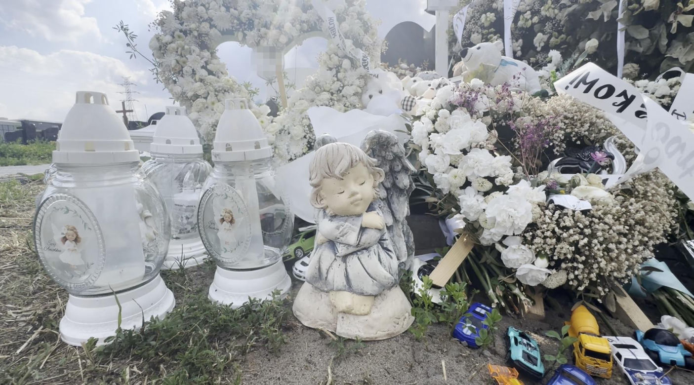 Grób Miłoszka, który zginął w klubie dziecięcym w Ząbkach