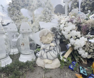 Grób Miłoszka, który zginął w klubie dziecięcym w Ząbkach