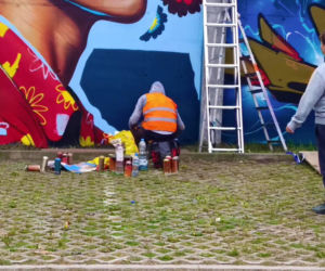 Street-art na murach aresztu