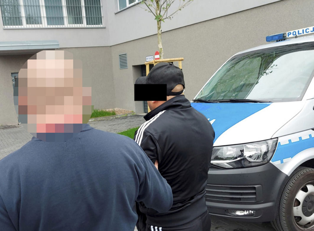 Okradł ze wspólnikami mieszkanie. Wpadli, bo zgubił w nim paragon