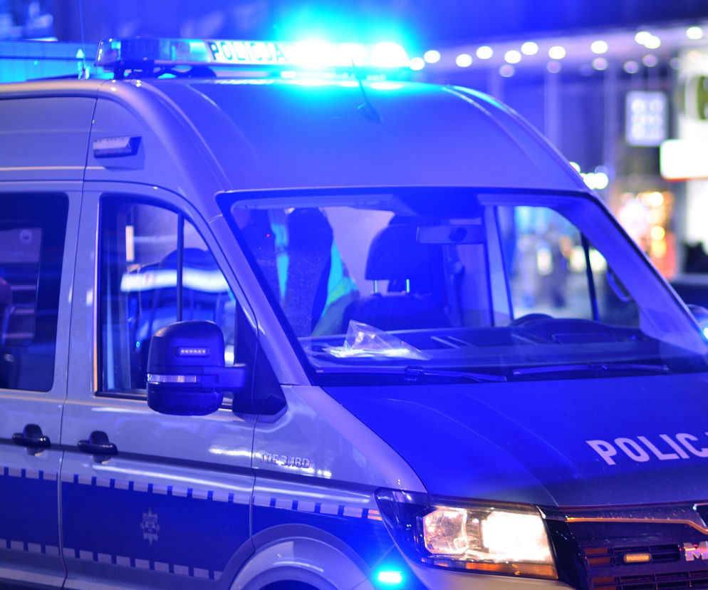 Akcja policji w Poznaniu. 64-latek zabarykadował się u jubilera i groził wybuchem