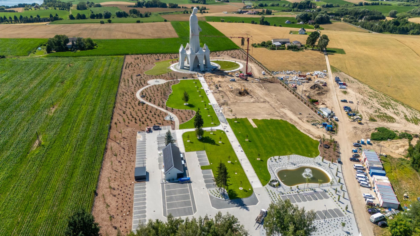 Budowa pomnika Matki Boskiej w Konotopiu