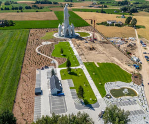 Budowa pomnika Matki Boskiej w Konotopiu