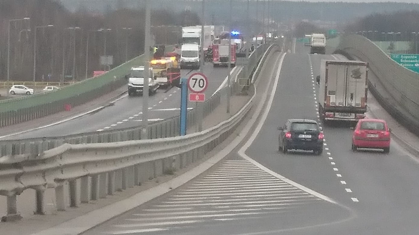 Kleeberga. Zderzyło się 5 pojazdów! Dwie osoby ranne