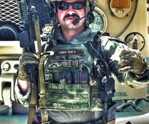 Przestrzelony hełm „Sikora”