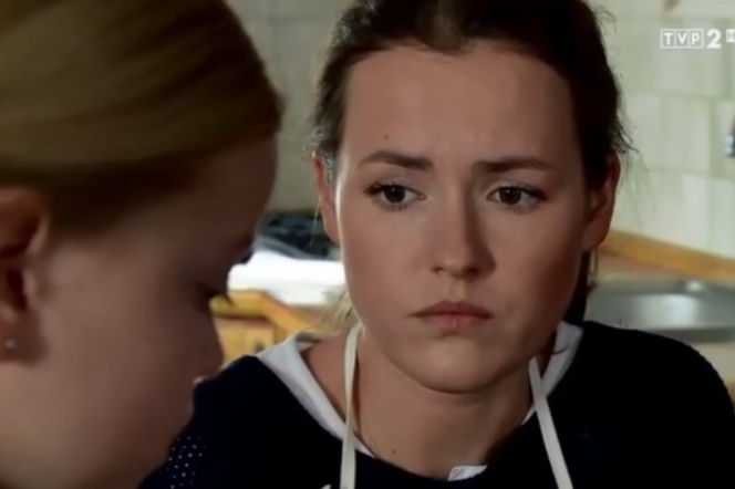 M jak miłość odc. 1221. Basia (Gabriela Raczyńska), Ala (Olga Frycz)