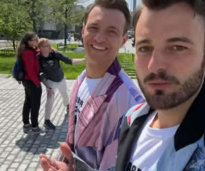 Gwiazdy na Paradzie Równości: Błażej Stencel i Kamil Krupicz