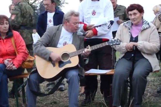 Janusz Wojciechowski śpiewa