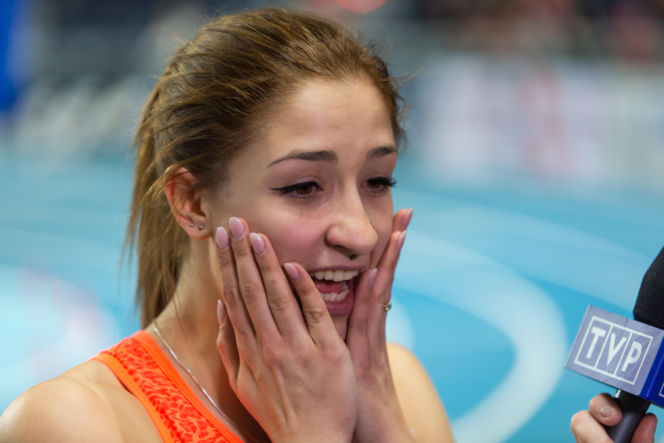 18-letnia Ewa Swoboda bez tatuaży