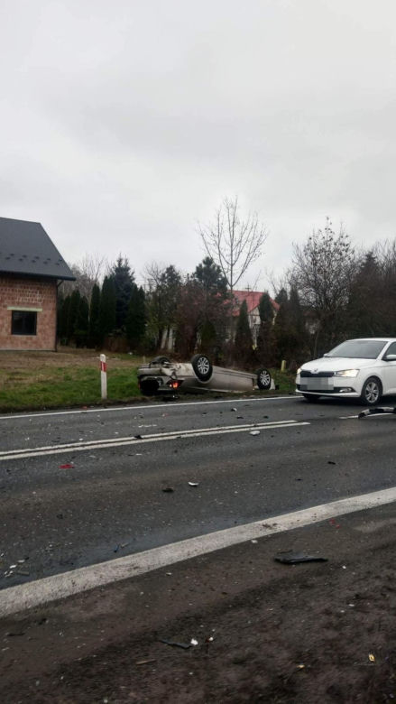 Kierowca zginął na miejscu. Tragiczny wypadek  w Pilźnie	[GALERIA]