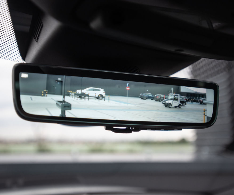 Range Rover Evoque D240 HSE vs Lexus UX 250h 