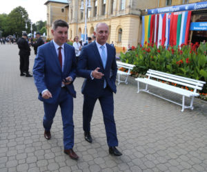 Sławomir Neumann. Płacił sejmowymi pieniędzmi za pizzę, ubrania, kosmetyki.