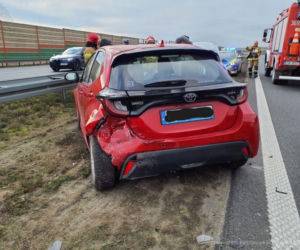 Karambol na A2! Siedem aut w zderzeniu pod Skierniewicami. Trasa zablokowana, gigantyczne korki
