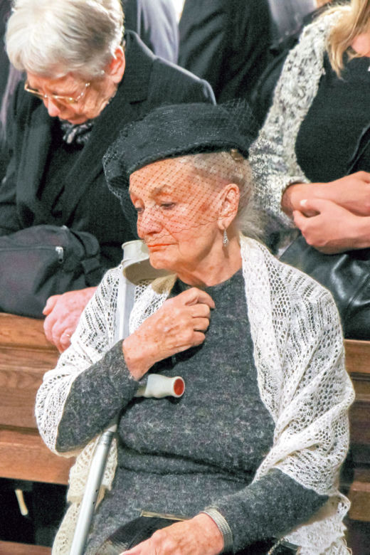 Wdowa może spocząć obok generała