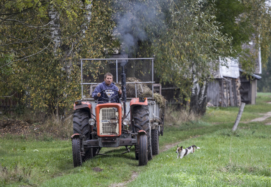 "Rolnicy. Podlasie" odc. 2: Maszyna PIERWYJ SORT u Gienka i Andrzeja z Plutycz. Co w nowym odcinku 3 sezonu? [ZDJĘCIA, WIDEO]