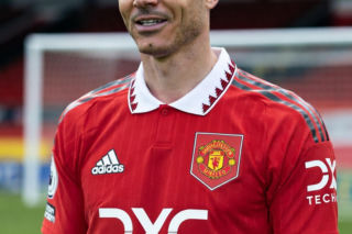 Robert Lewandowski w koszulkach różnych klubów