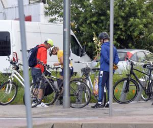 Ostatnie chwile przed wyborami: Trzaskowski na rowerze