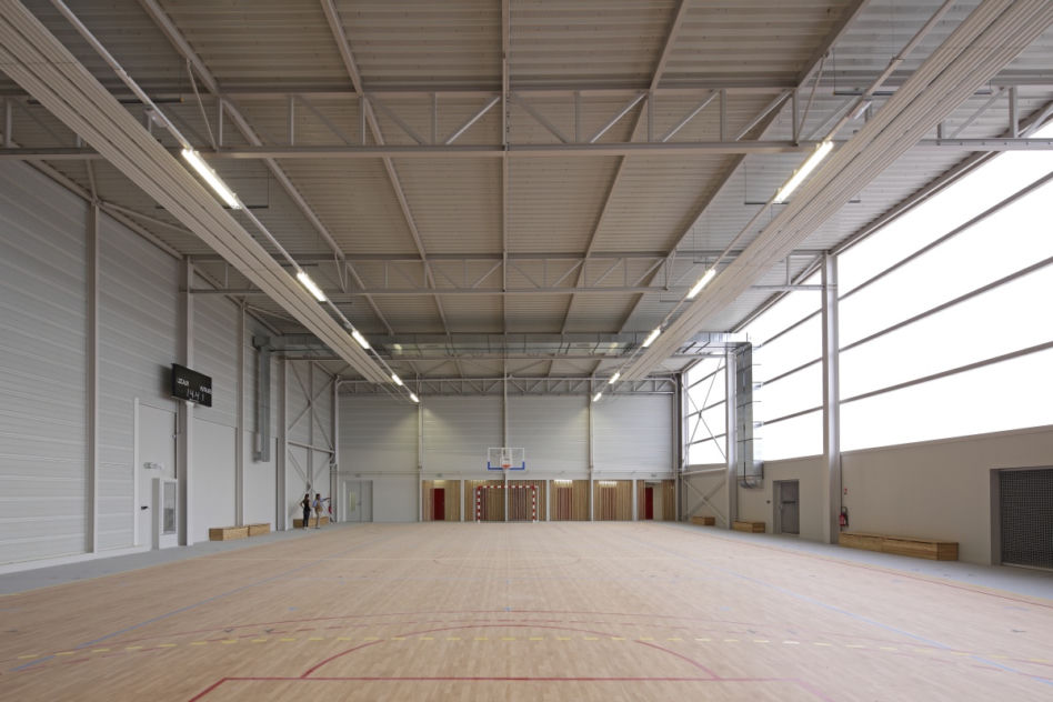Kompleks budynków edukacyjnych w Ville-du-Bois