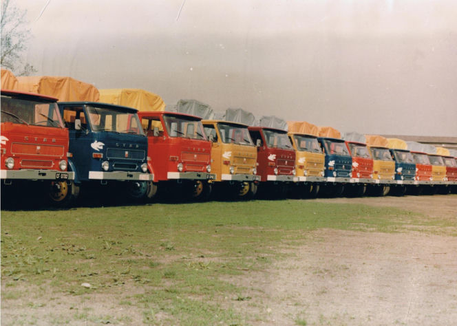 Archiwalne zdjęcia Fabryki Samochodów Ciężarowych (FSC) z lat 70. budzą ogromny sentyment, ale i smutek