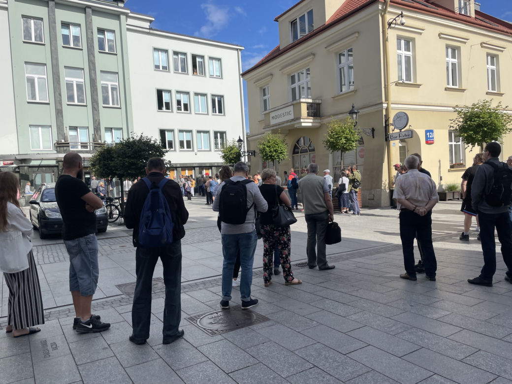 Za czym kolejka ta stoi w Rzeszowie? Tłum chętnych na ważnym banknotem! 
