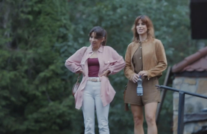 M jak miłość. Aneta (Ilona Janyst), Kama (Michalina Sosna)