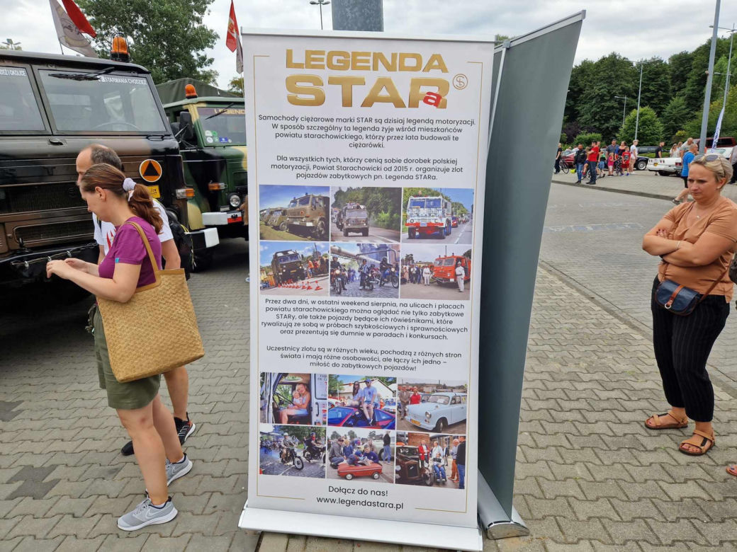 Oglądaliśmy w Bydgoszczy zabytkowe STAR-y. Wyjątkowe samochody ruszyły w Polskę