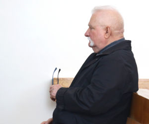 Lech Wałęsa zmienił wizerunek. Wygląda jak słynny gwiazdor muzyki