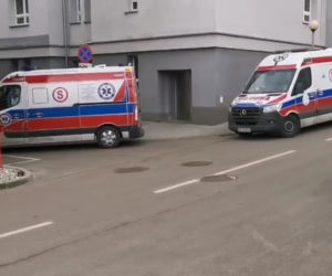 Tak wygląda kolejka karetek pod szpitalem w Zabrzu. Te zdjęcia budzą grozę wśród mieszkańców [GALERIA]