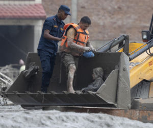 Horror w Nepalu. Odnaleziono zwłoki 270 osób. 1300 zaginionych!