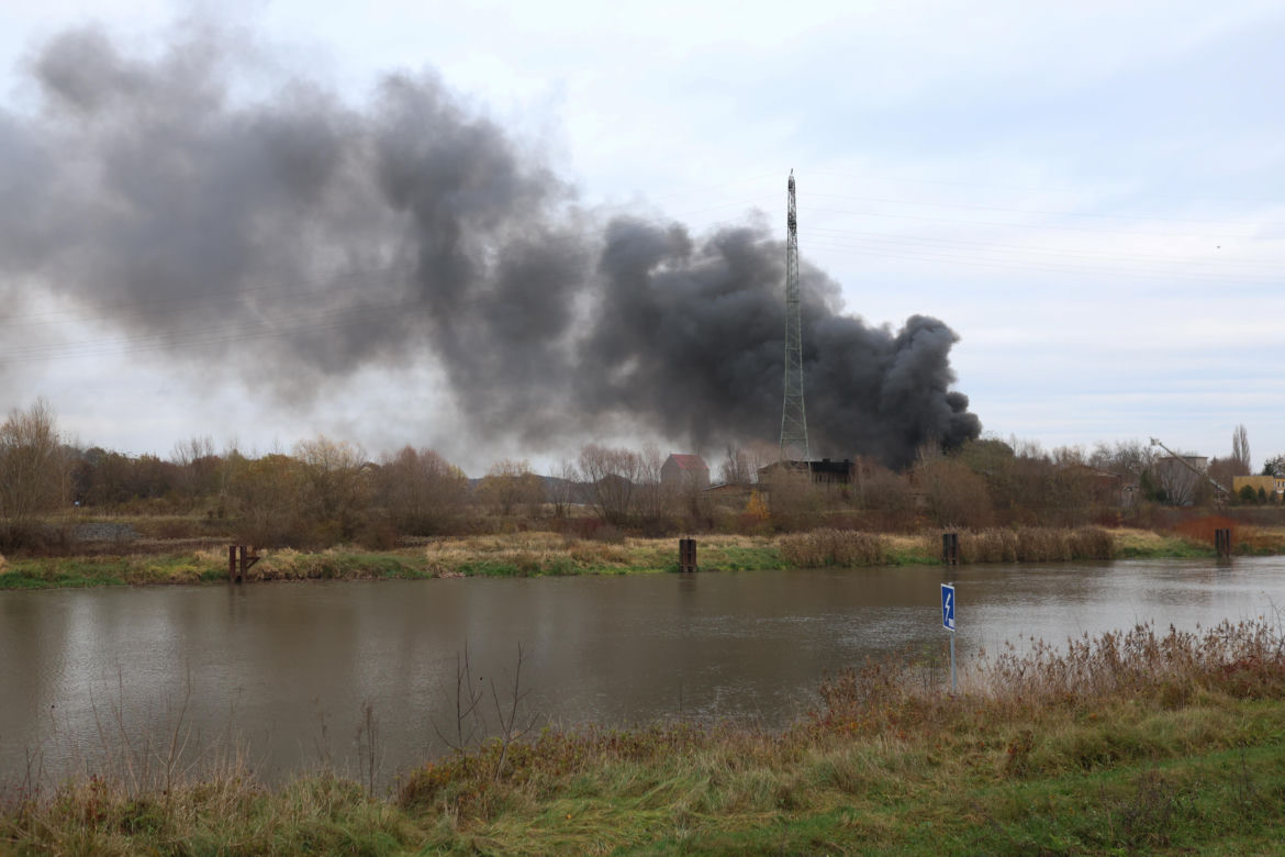Pożar składowiska chemikaliów 