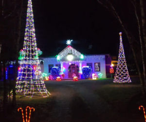 Magia Świąt w Świętokrzyskiem. Gdzie szukać najpiękniej oświetlonych domów? Rzepin i gmina Pawłów skradły show!