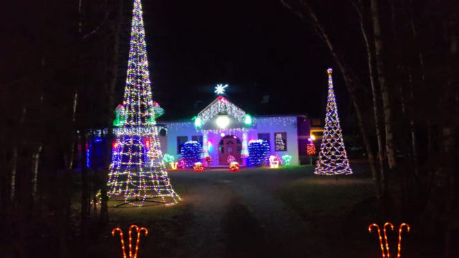 Magia Świąt w Świętokrzyskiem. Gdzie szukać najpiękniej oświetlonych domów? Rzepin i gmina Pawłów skradły show!
