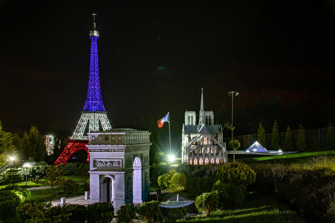 Park Rozrywki i Miniatur Sabat Krajno zaprasza na Nocne Zwiedzanie