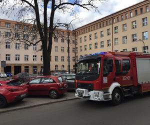 Tajemnicza przesyłka w bramie Urzędu Miasta Łodzi. Ulica Piotrkowska zamknięta!